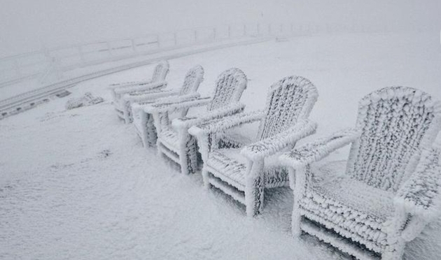 Winter in October? Snow recorded on New Hampshire’s Mount Washington The park was closed by officials on Thursday as it was covered in snow. Officials said they experienced “full winter conditions at the summit this morning.”